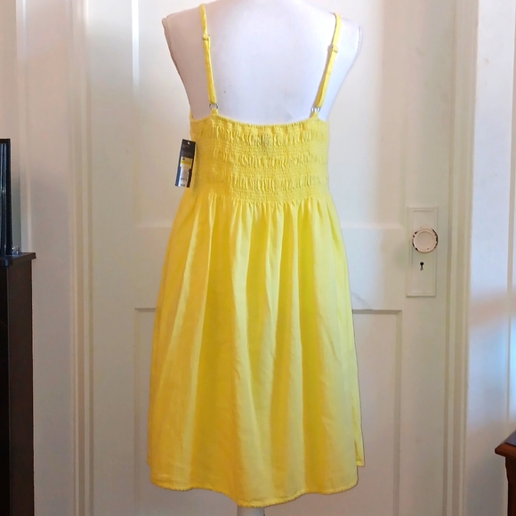 NEW yellow universal thread dress with adjustable straps - Picture 3 of 4